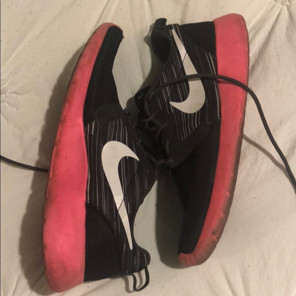 Custom pink Nike Roche - Picture 5 of 7